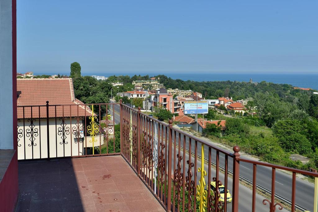 Ellinis Hotel Varna Buitenkant foto