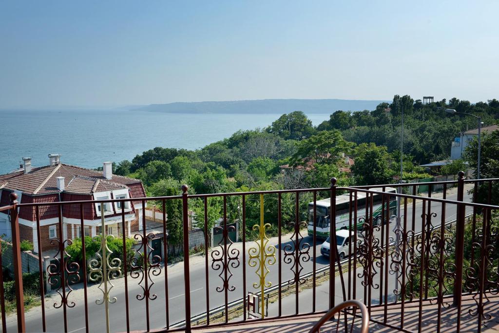 Ellinis Hotel Varna Buitenkant foto